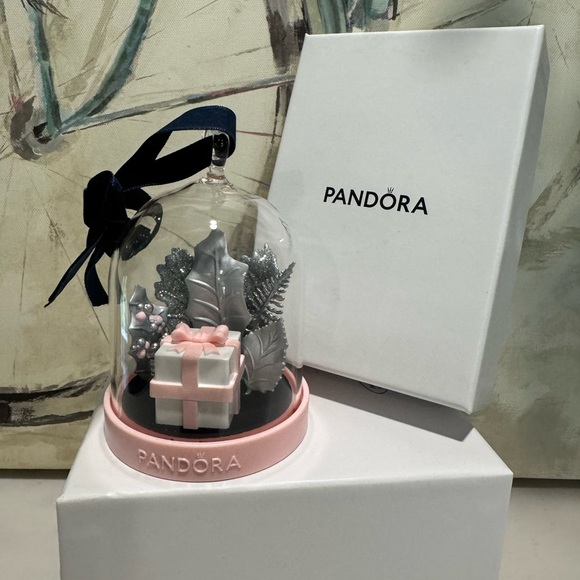 PANDORA limited edition ornament 🌸 - Picture 2 of 9